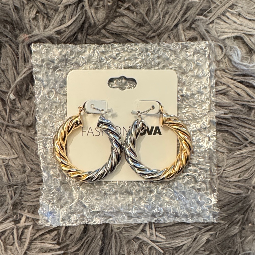 Lori Two-Tone Hoop Earrings NEW 🏷️